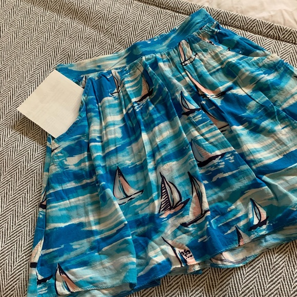 LC Lauren Conrad Dresses & Skirts - Surfs up! Cute mini skirt w/pockets!